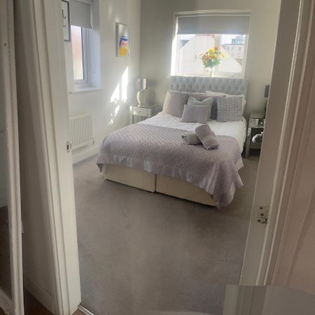 Luxury Riverside 2 Bedroomed Apartment With Balcony Newport (Gwent) Exterior foto