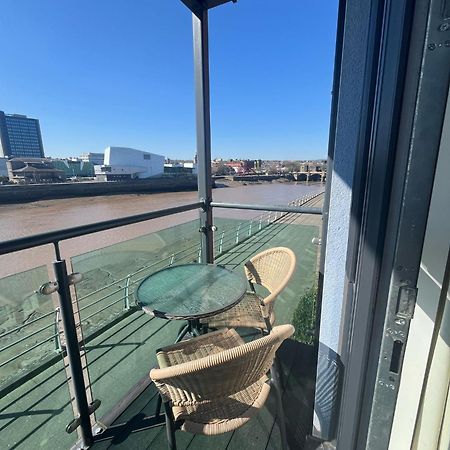 Luxury Riverside 2 Bedroomed Apartment With Balcony Newport (Gwent) Exterior foto