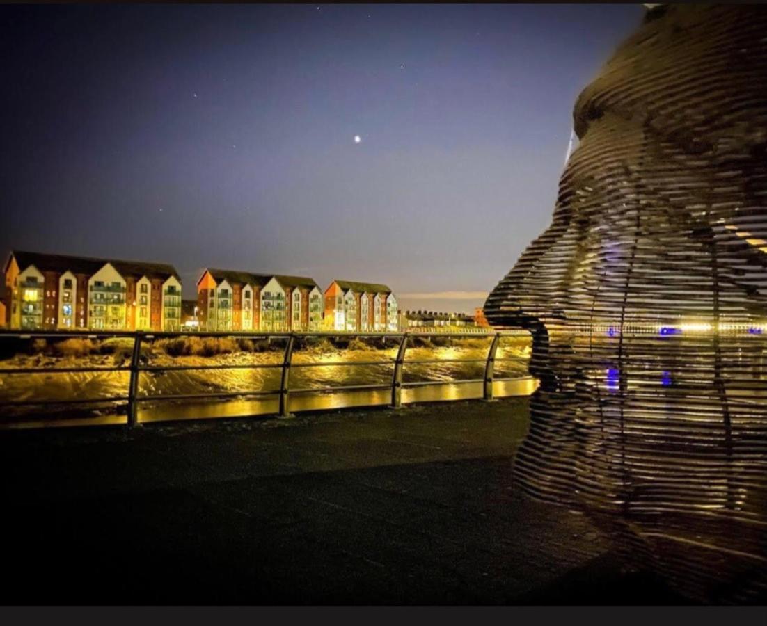 Luxury Riverside 2 Bedroomed Apartment With Balcony Newport (Gwent) Exterior foto