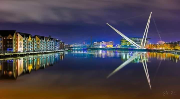 Luxury Riverside 2 Bedroomed Apartment With Balcony Newport (Gwent) Exterior foto