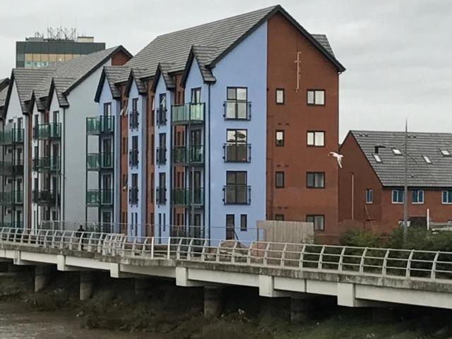Luxury Riverside 2 Bedroomed Apartment With Balcony Newport (Gwent) Exterior foto