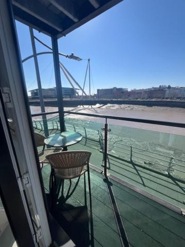 Luxury Riverside 2 Bedroomed Apartment With Balcony Newport (Gwent) Exterior foto