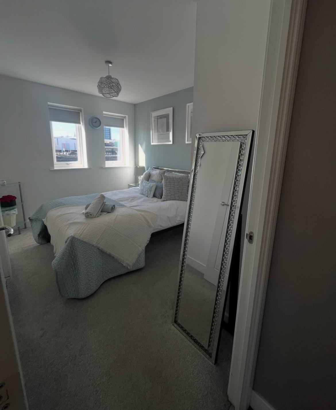 Luxury Riverside 2 Bedroomed Apartment With Balcony Newport (Gwent) Exterior foto
